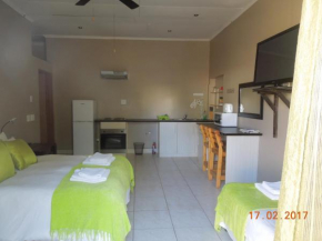 Aus Accommodation / Aus Haven & Namib Garage Accommodation